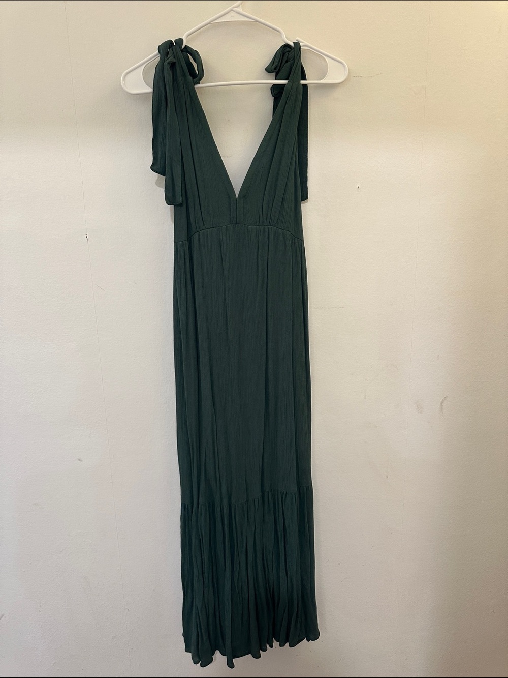 Abercrombie Tie-Shoulder Deep V Maxi Dress in Dark Green